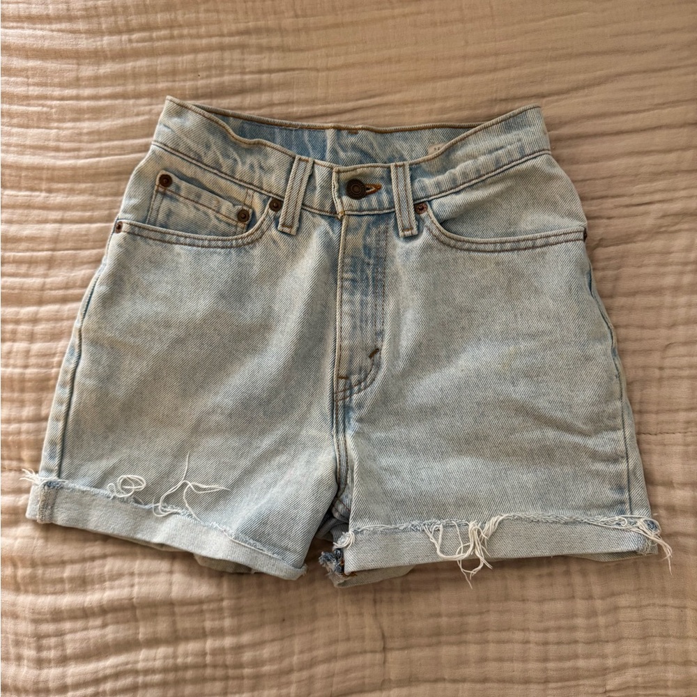 Vintage Levi’s 512 denim shorts size 3